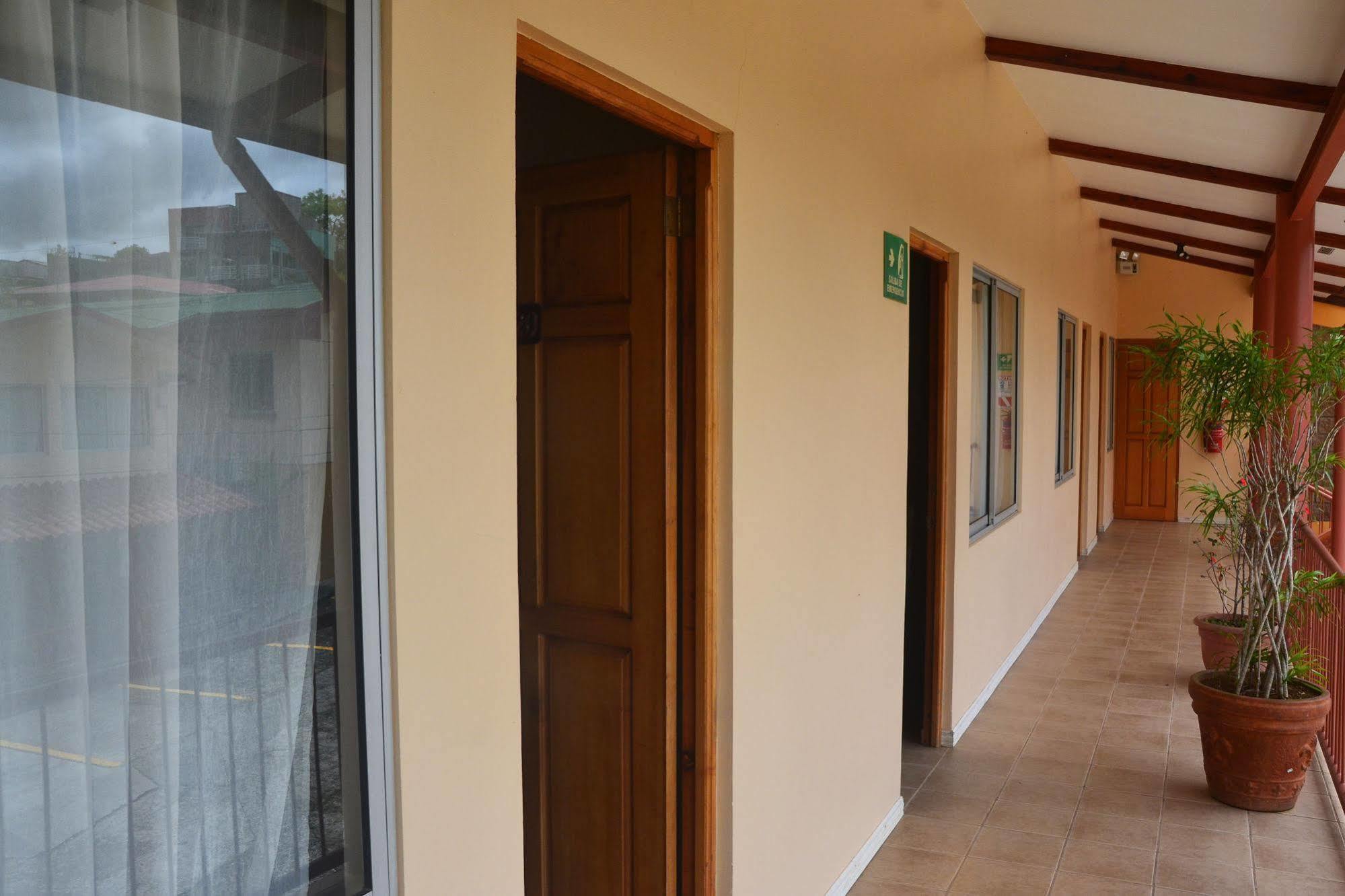 Hotel La Villa Quesada  Kültér fotó